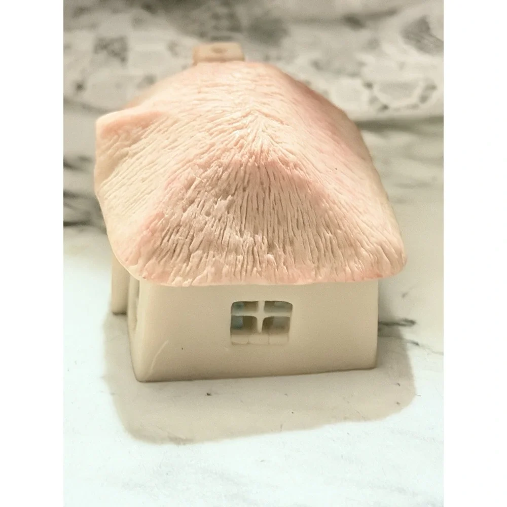 Soapstone Trinket Box Cottage House 2 x 1.5 x 1.5 (A3219)